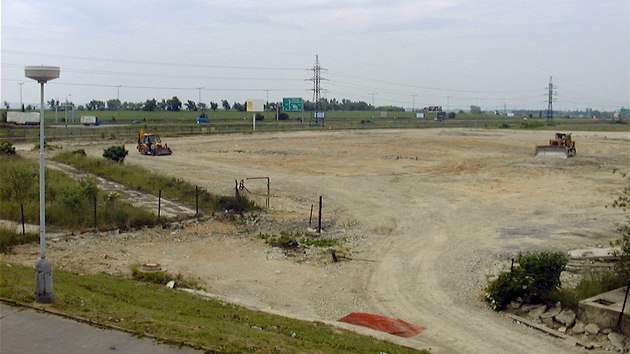 Pozemn prce ped samotnou vstavbou praskho nkupnho centra Metropole Zlin