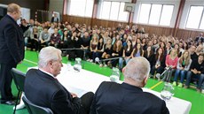 Prezident Milo Zeman pi debat se studenty kolínské obchodní akademie (16....