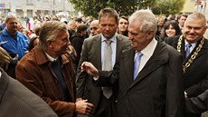 Milo Zeman se s nymburskými obany setkal na Námstí Pemyslovc.