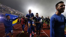 HISTORICKÁ CHVÍLE. Fotbalisté Bosny a Hercegoviny oslavují postup na svtový