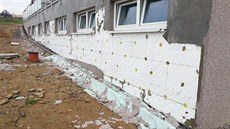 Eva a Josh přebírali od developera byt v novostavbě bytového domu u Brna.... Eva a Josh přebírali od developera byt v novostavbě bytového domu u Brna....