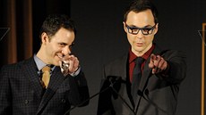 Jim Parsons a jeho partner Todd Spiewak (18. října 2013) Jim Parsons a jeho partner Todd Spiewak (18. října 2013)