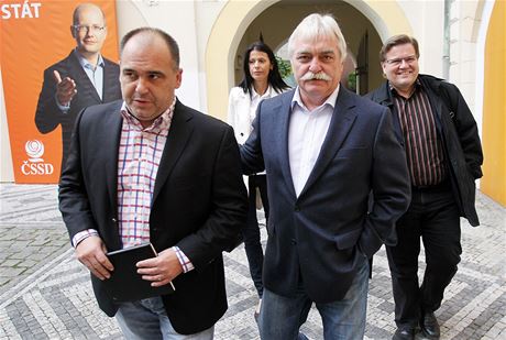 Starosta Náchoda Jan Birke se Zdekem kromachem a Milanem Urbanem (27. íjna 2013).