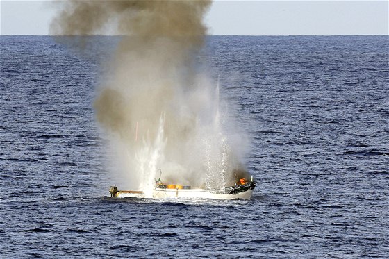 luny somálských pirát skonily v plamenech poté, co piráty zadrelo komando z