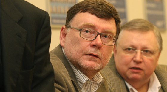 éf moravskoslezské ODS Zbynk Stanjura pi sledování volebního výsledku strany. Byl tristní, zvolen byl je on coby lídr kandidátky.