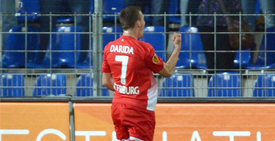 PRVNÍ GÓL ZA FREIBURG. Vladimír Darida se raduje z trefy v Evropské lize proti