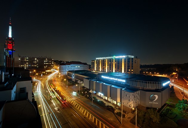 Nová fasáda známého hotelu na Olanském námstí