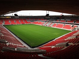 Celkový pohled na fotbalový stadion v Edenu