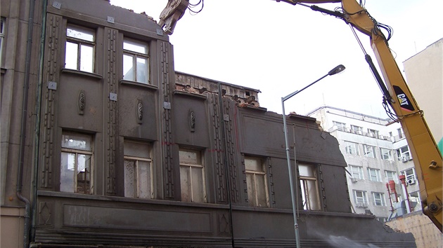Demolice domu v Opletalov ulici