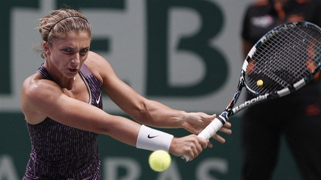 Italsk tenistka Sandra Erraniov v duelu s ankou Li Na.