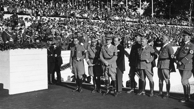 Slavnost pi poloen zkladnho kamene Kongresov haly v Luitpoldhainu v roce 1935