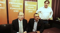 Předvolební kampaň v Ústeckém kraji ještě zahajovali (zleva) předseda ČSSD... Předvolební kampaň v Ústeckém kraji ještě zahajovali (zleva) předseda ČSSD...