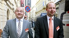 Michal Haek a Jeroným Tejc picházejí do volebního tábu SSD. (26. íjna 2013)