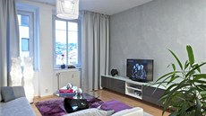 Osvětlení v celém bytě je od firmy Rendl light studio. Čelní stěna je provedena Osvětlení v celém bytě je od firmy Rendl light studio. Čelní stěna je provedena