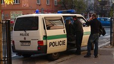 Policisté událost prošetřují. Vše však nasvědčuje tomu, že šlo o sebevraždu. Policisté událost prošetřují. Vše však nasvědčuje tomu, že šlo o sebevraždu.
