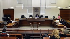 23 zastupitelů k soudu nepřišlo. Soud četl jejich výpovědi z přípravného 23 zastupitelů k soudu nepřišlo. Soud četl jejich výpovědi z přípravného