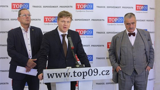 Karel Schwarzenberg by rád ve vedení TOP 09 vidl praského primátora Hudeka.