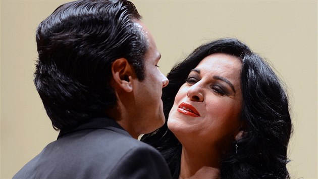 Rumunsk sopranistka Angela Gheorghiu a brazilsk tenorista Atall Ayan vystoupili 30. jna v Praze.