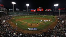 Rozjásaný stadion baseballistů Boston Red Sox si užíval vítězství ve Světové Rozjásaný stadion baseballistů Boston Red Sox si užíval vítězství ve Světové