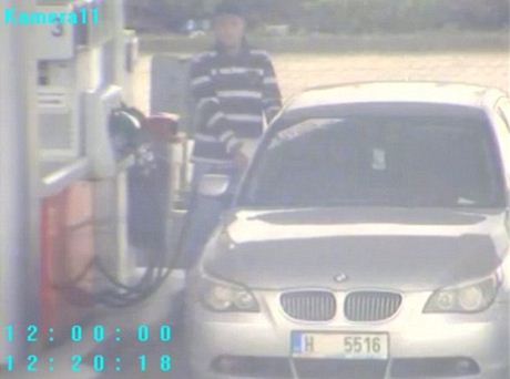 Hledaný zlodj BMW na erpací stanici v ernoicích na Královéhradecku (23. 10.