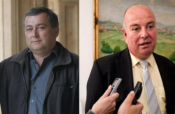 Nový poslanec a starosta Trutnova (ODS) Ivan Adamec (vlevo) a odcházející éf...