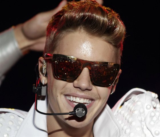 Justin Bieber bhem koncertu v Asunciónu (2013)