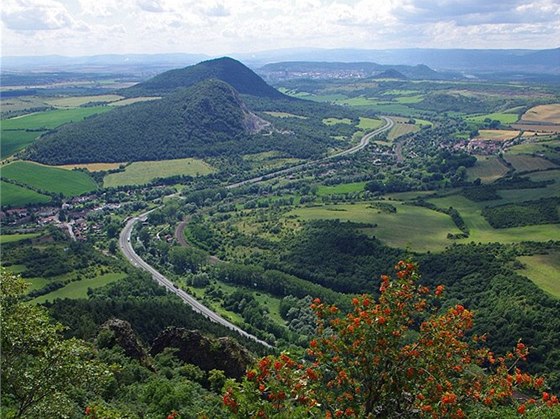 Údolí eky Bíliny z Bon