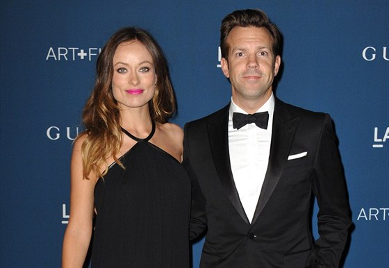 Thotná Olivia Wilde a Jason Sudeikis (2. listopadu 2013)