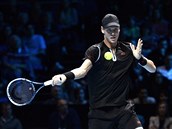 ERN ELEGN. Tom Berdych bojuje s Rafaelem Nadalem na Turnaji mistr.