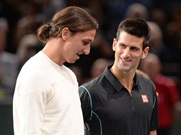 ZÁBAVNÝ ROZHOVOR. Zlatan Ibrahimovic a Novak Djokovi na kurtu prohodili i pár...