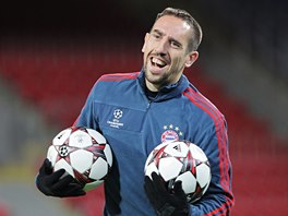 ASTNÝ JAKO KLUK. Franck Ribéry na tréninku Bayernu Mnichov v Plzni. 