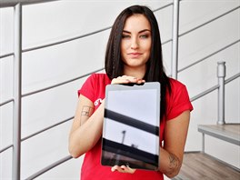 Nový iPad Air má 9,7palcový Retina displej, vyuívá nový ip Apple A7 a...