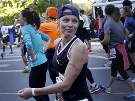 Pamela Andersonov ubhla newyorsk maraton (3. listopadu 2013).