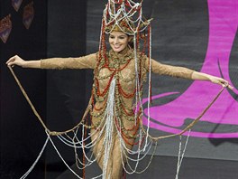 Miss El Salvador 2013 Alba Delgado v národním kostýmu na Miss Universe v Moskv