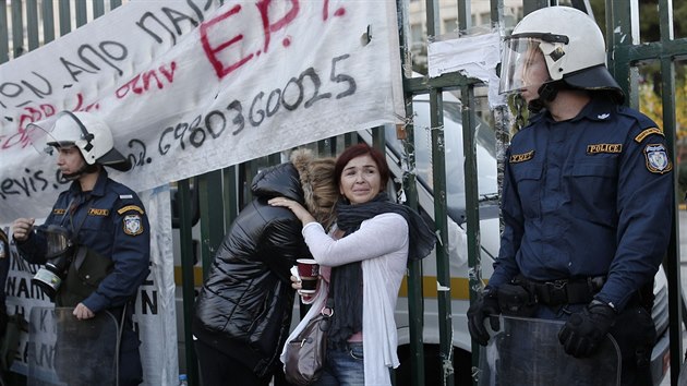 eck policie obsadila sdlo sttn televize (7. listopadu 2013