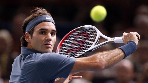 vcarsk tenista Roger Federer bojuje v semifinle turnaje Masters v Pai.