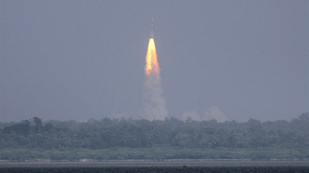 Indick raketa Polar Satellite Launch Vehicle (PSLV) m  s robotickou sondou k Marsu.