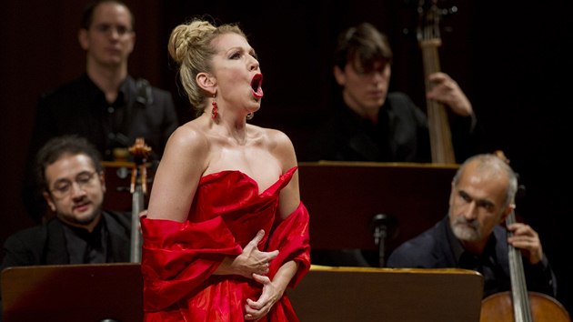 Americk sopranistka Joyce DiDonato vystoupila ve Dvokov sni praskho Rudolfina (5. listopadu 2013).