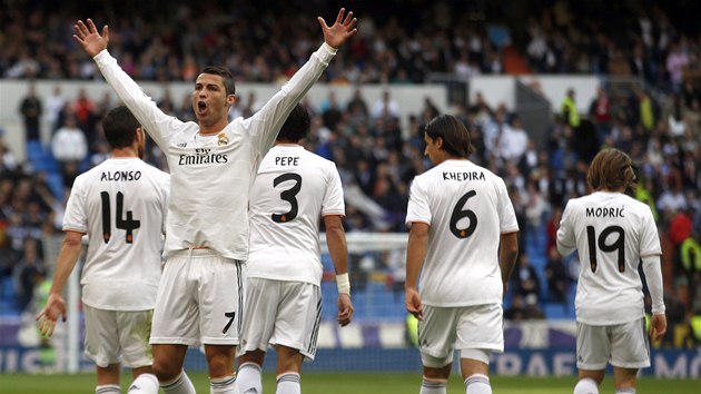 NADEN STELEC. Cristiano Ronaldo z Realu Madrid oslavuje gl proti San Sebastianu.