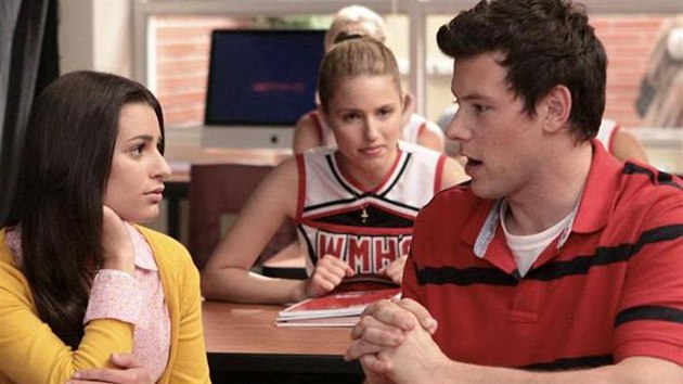 Lea Michele coby Rachel Berryov a Cory Monteith jako Finn Hudson v serilu Glee