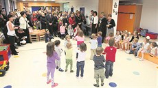 Ředitelka školky přijala jako školníka svého manžela, který je členem rady... Ředitelka školky přijala jako školníka svého manžela, který je členem rady...