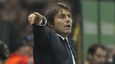 Antonio Conte kouuje fotbalisty Juventusu.