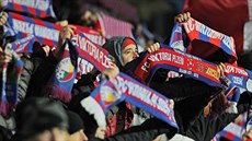 PLNÝ STADION. Plzetí fotbalisté se pi utkání proti Bayernu Mnichov mohli...