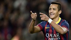 Alexis Sánchez z Barcelony slaví svou trefu proti Espaolu.