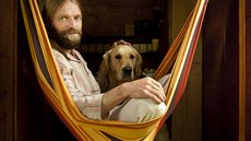 Obytná dodávka Pegas. Dveře se dají zcela otevřít a pověsit do prostoru hamaku. Na snímku Dípa Vasudéva Dás