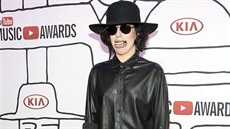 Lady Gaga na YouTube Music Awards v New Yorku (3. listopadu 2013)