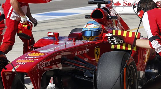 Fernando Alonso bhem prvního tréninku na Velkou cenu USA.