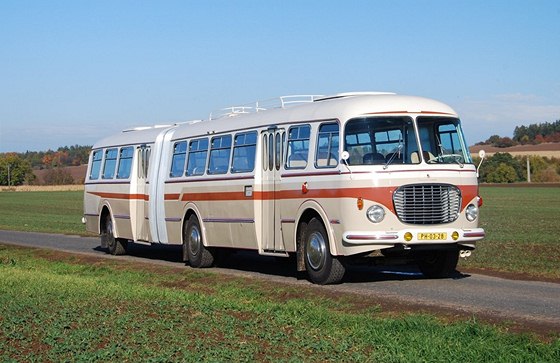 První eský kloubový autobus koda 706 RTO-K.