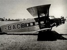 Aero A.38, pokraovatel tiadvacítky, mlo ji uzavenou kabinu posádky, navíc...