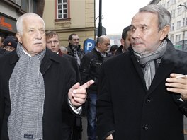 Václav Klaus a Petr Hájek míí na Národní tídu (17. listopad 2013).